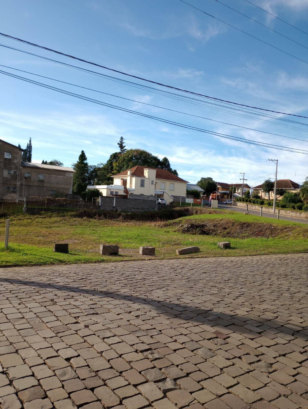 TERRENO DE ESQUINA